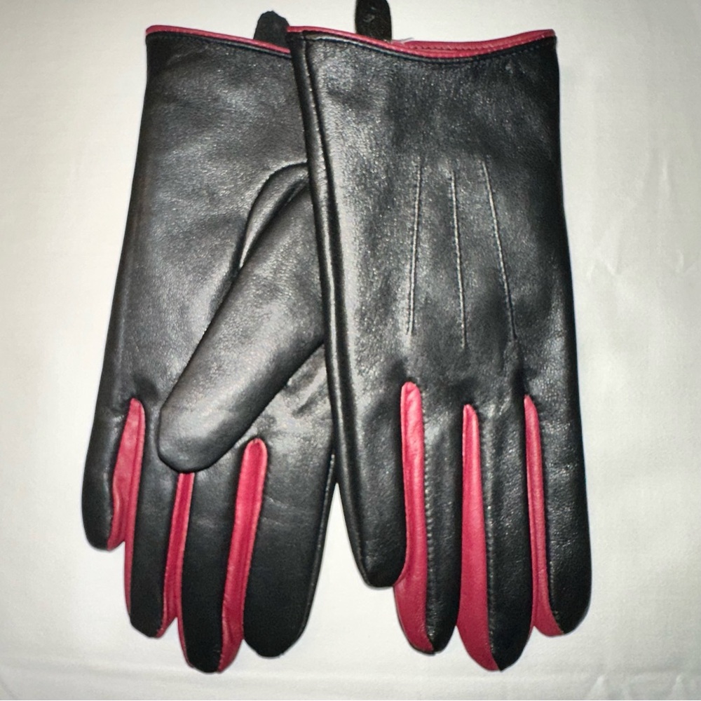 NWOT DKNY 100% genuine leather gloves size S lined with polyester